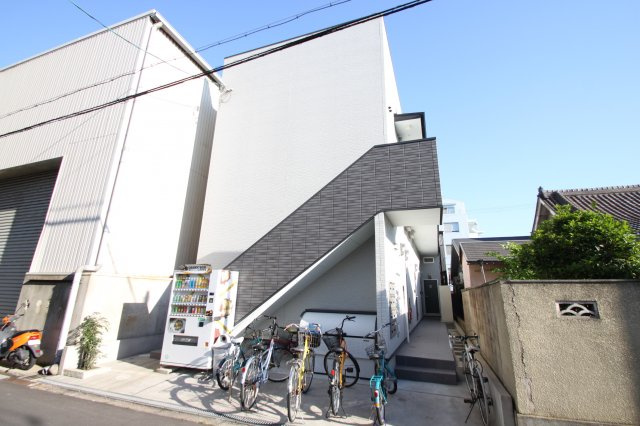 クロスレジデンス布施の外観