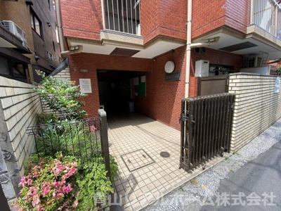 【エントランス】 | ドム三軒茶屋