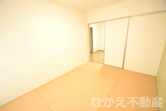 【寝室】 | 広くて明るい寝室