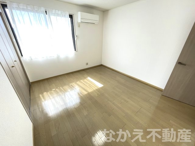 【寝室】 | 落ち着いた色調の寝室です