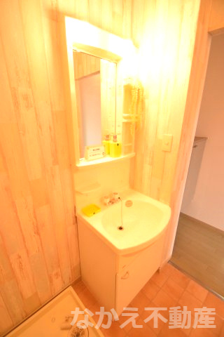 【洗面所】 | 脱衣スペースもあります