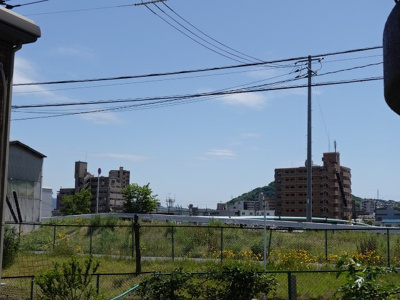 【外観】 | エメラルドマンション大州 | 猿猴川の土手も散策できます！