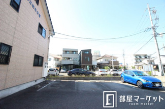 【駐車場】