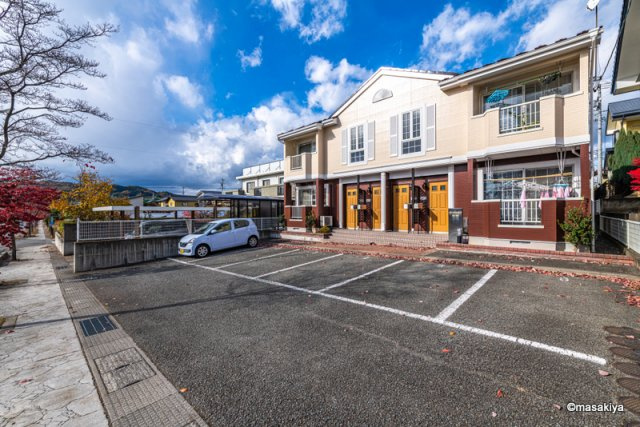 マーヴェラス　Aの外観|駐車場