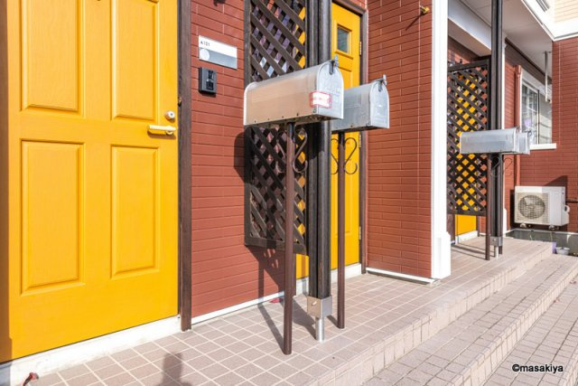 マーヴェラス　Aのエントランス|ポスト