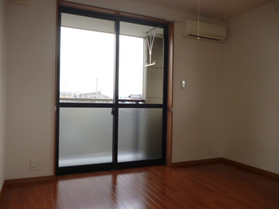 【居間・リビング】 | メゾフォルテ | 7.6帖の洋室です（＾－＾）