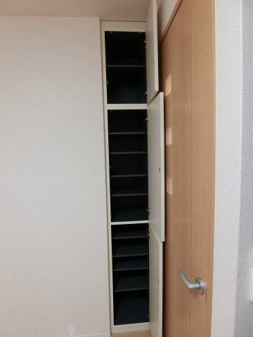 ルーチェの収納|シューズボックス