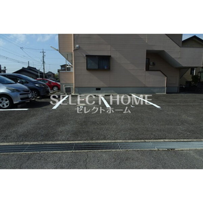 【駐車場】 | パークサイド祈祷野 | 駐車場に車を止められます