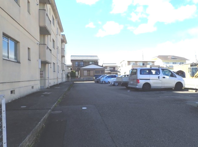 【駐車場】 | 運転に自信がなくても安心のひろびろ敷地内駐車場