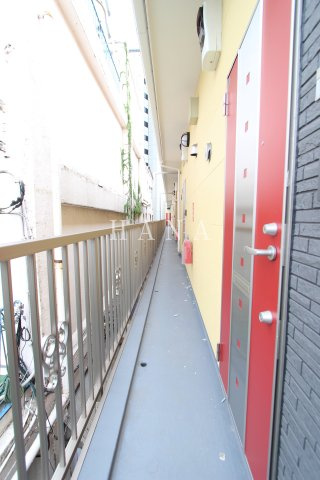 ユナイト 浜町デカルトのエントランス
