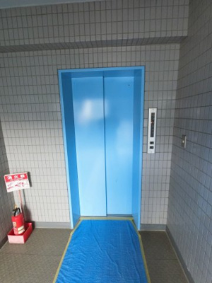 【その他共用部分】 | グランドメゾン氷取沢 | お買い物時やベビーカーの出し入れに便利なエレベーター付