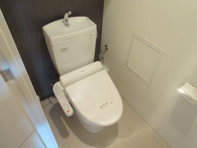 プレサンス京大前のトイレ|温水洗浄便座は設備外