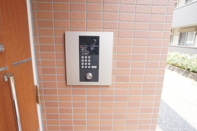 シャンテ南のエントランス|オートロック完備で女性も安心です