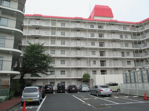 ＹＤ鶴見マンション　（鶴見区朝日町2丁目）の駐車場|駐車場があるので、車を買う予定の方も安心です