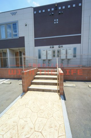 ユニヴァリィサクセス【10,000円キャッシュバック対象物件】のエントランス|ゆとりのあるエントランスです