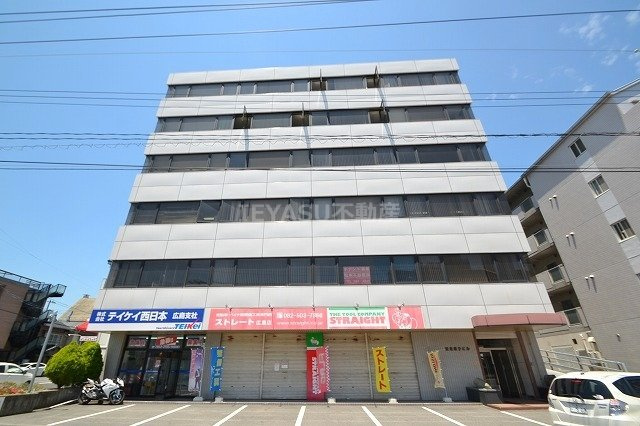 空港通りビルの外観