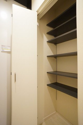 【収納】 | カーサ　ビアンカ | 天井高シューズクローゼットです。