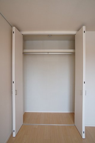 【収納】 | カーサ　ビアンカ | 洋室内のクローゼットです