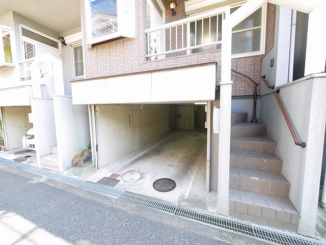 東九条戸建のエントランス|落ち着いたエントランスです