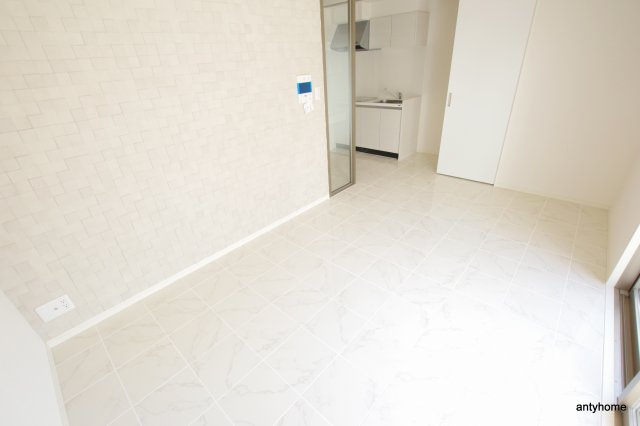 イノセント堂山　仲介手数料無料の居間・リビング