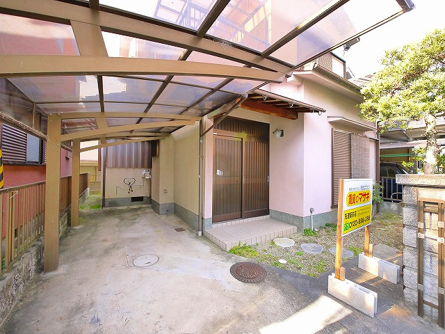 櫟本一戸建の駐車場|駐車場完備です