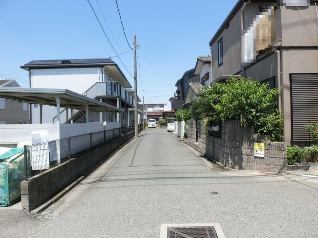 鴻巣市宮前の売地の前面道路含む現地写真