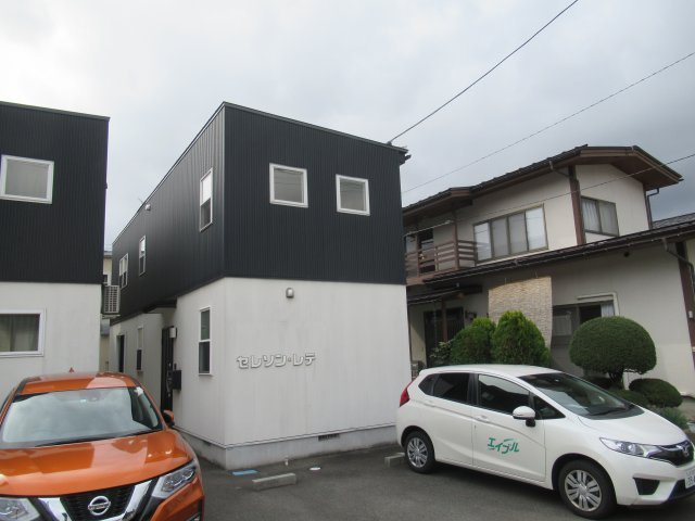 セレソン・レテの外観