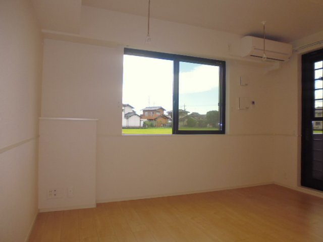 ヴィラ・ジュラクＢの居間・リビング