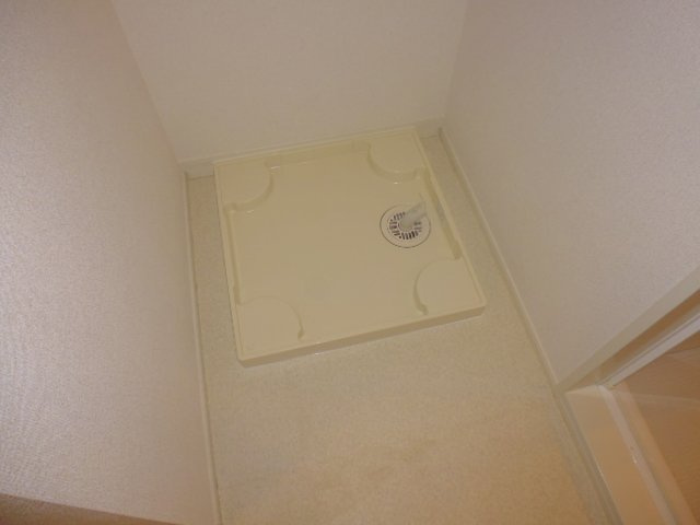 ヴィラ・ジュラクＢのその他|室内洗濯機置き場