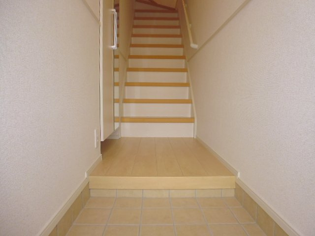 ヴィラ・ジュラクＢの玄関