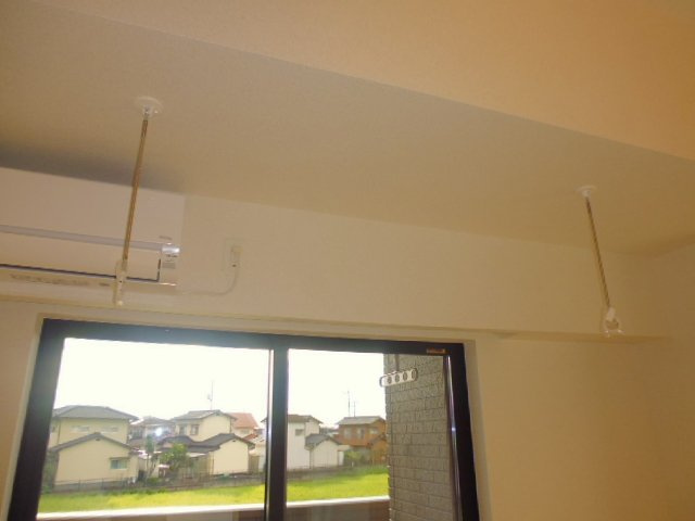 ヴィラ・ジュラクＢの設備|室内物干し