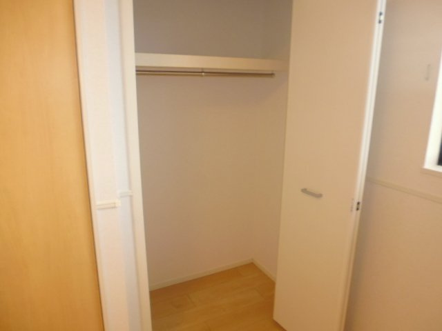 ヴィラ・ジュラクＢの収納|クローゼット
