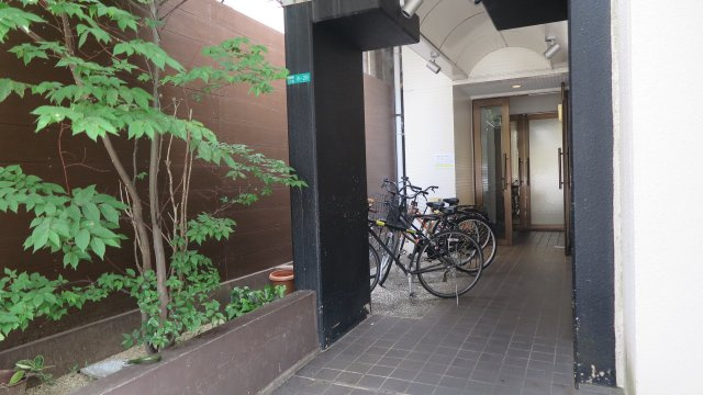 クレスト88のロビー