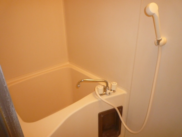 サンヒルズBの浴室