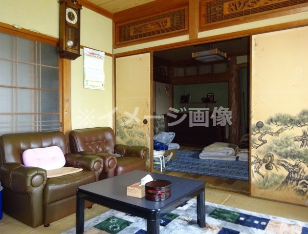 肥前町売家の和室