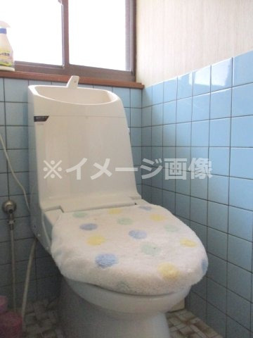 肥前町売家のトイレ