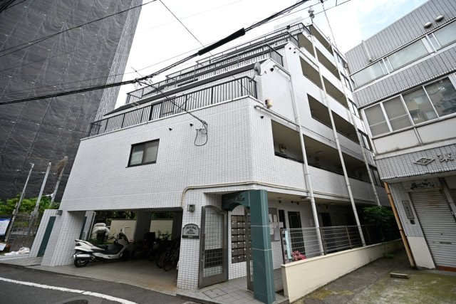 日神パレス北池袋のエントランス