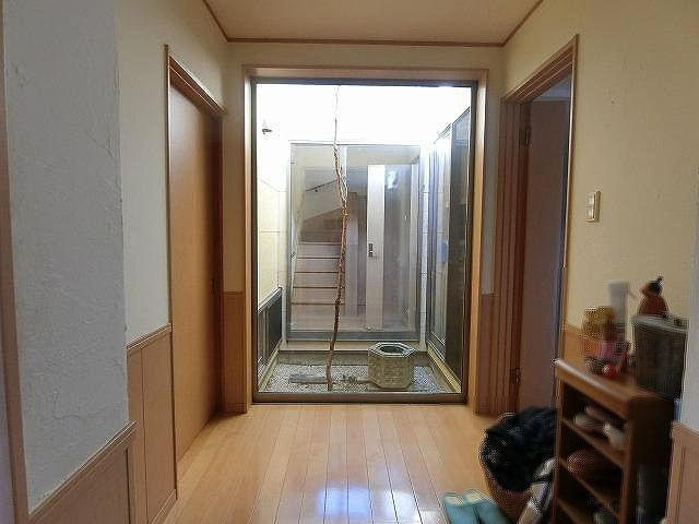 高知市旭天神町の玄関