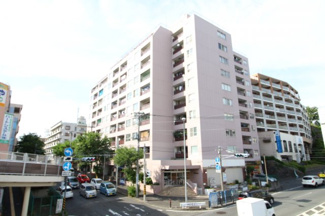【外観】 | 便利な「市が尾」駅から徒歩2分という好立地に建つマンション外観です！