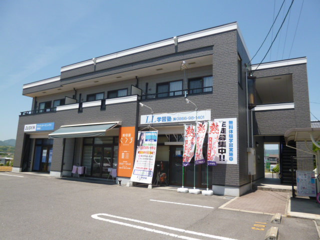 倉敷市真備町川辺の店舗事務所の外観