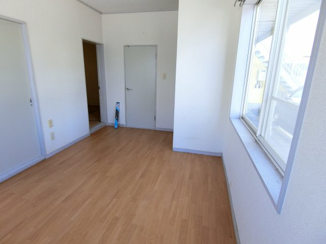 パープルコートの居間・リビング