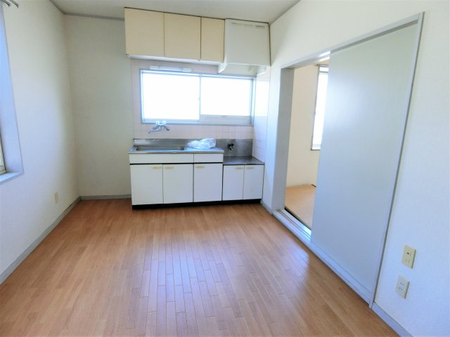 パープルコートの居間・リビング