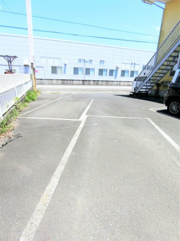 パープルコートの駐車場