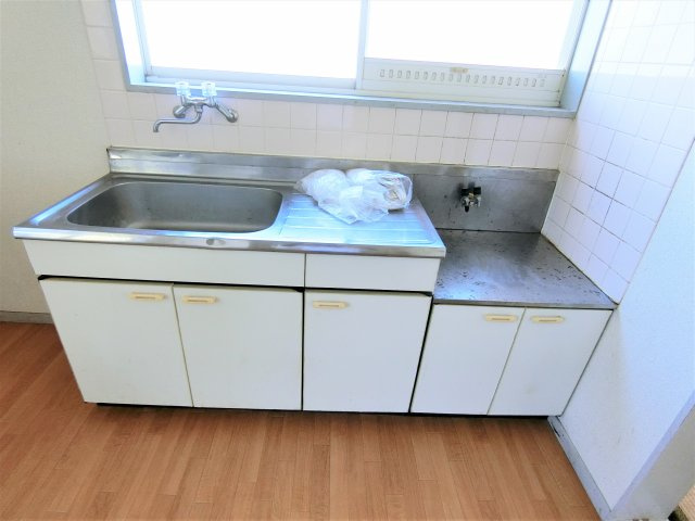 パープルコートのキッチン