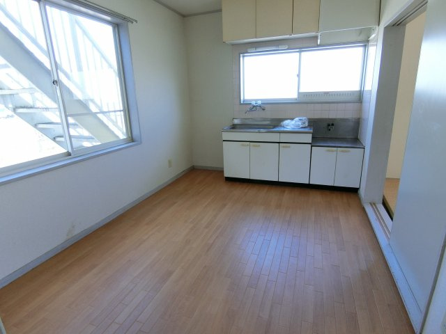 パープルコートの居間・リビング