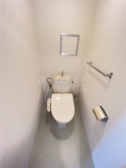 【トイレ】 | シャトー元町 | 落ち着いた色調のトイレです