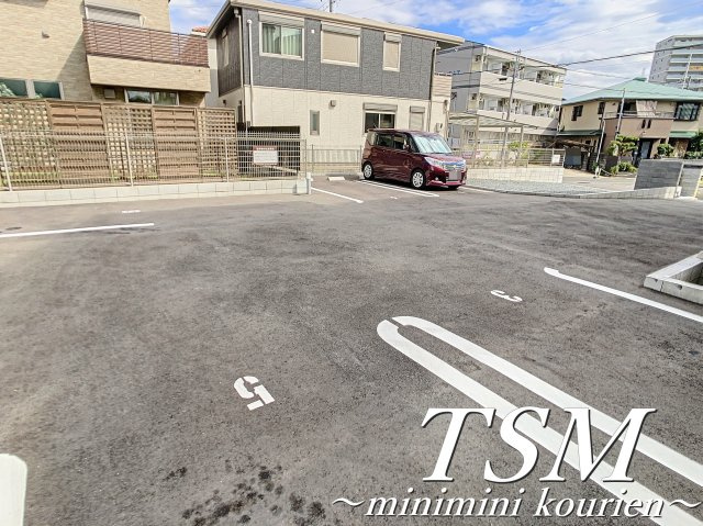 ＡＸＩＳ木田町の駐車場