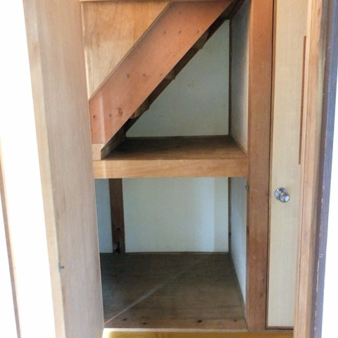 【収納】 | 日浅住宅 | 階段下収納もあります