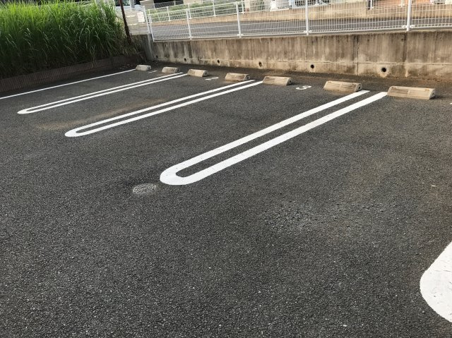 スローフォレストⅠの駐車場