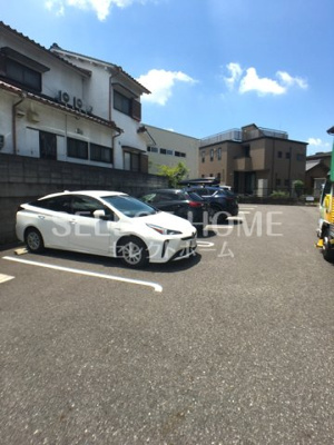 【駐車場】 | パークハウス栄 | 車をお持ちの方に嬉しい駐車場付きの物件です